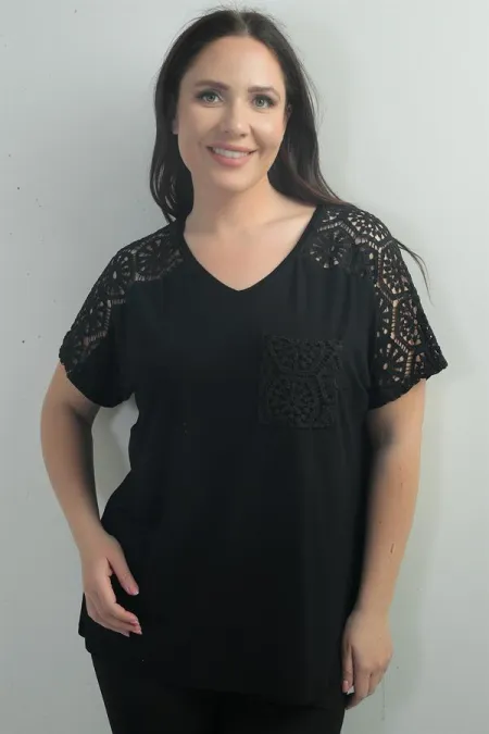 Kadın  Omuzu Ve Cebi Dantelli Büyük Beden Bluz