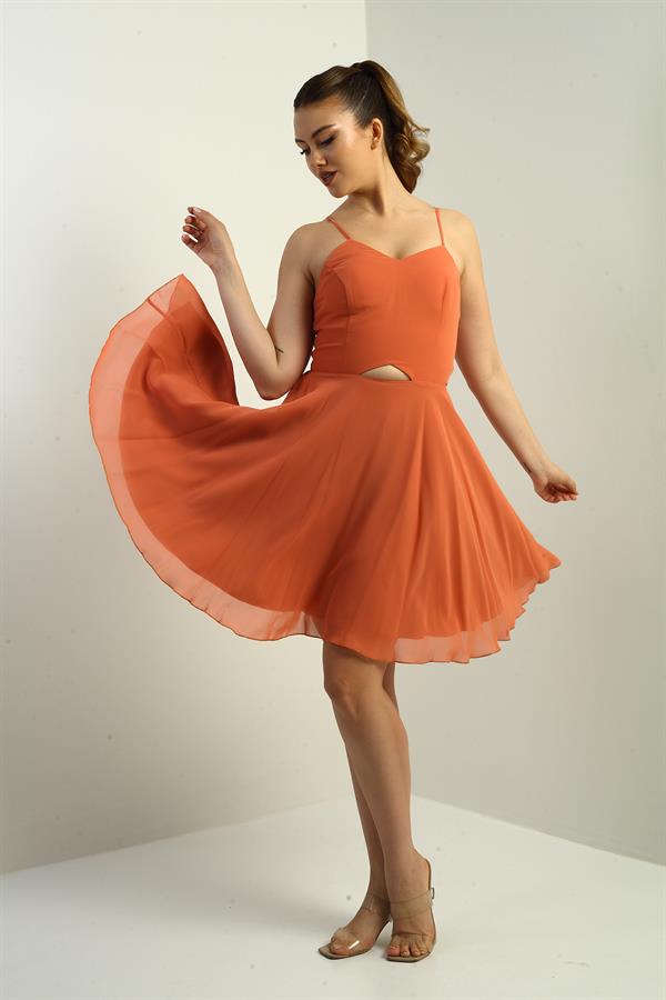 Kadın İp Askılı Arkası Bağlamalı Önü Pencereli Astarlı Şifon Kısa Kloş Elbise