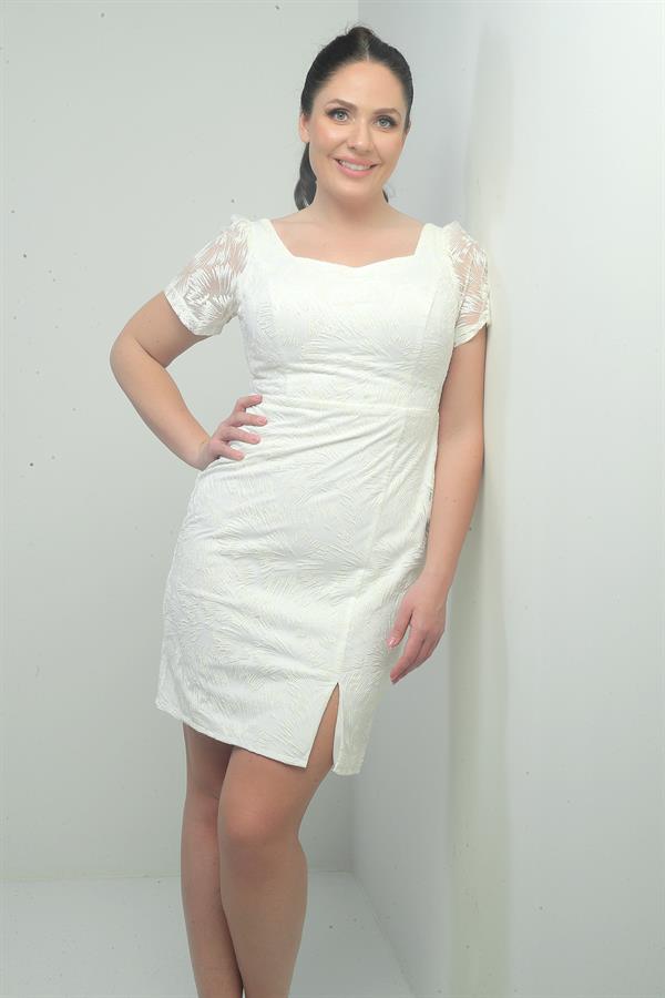 Kadın Beşgen Yaka Astarlı Önü Mini Yırtmaçlı Büyük Beden Simli Tül Elbise