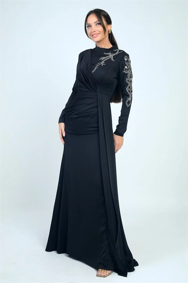 Taş İşlemeli Önü Büzgülü Astarlı Krep Saten Tesettür Elbise
