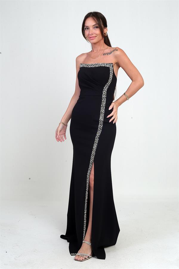 Robe longue en crêpe à doublure ornée de pierres et drapée sur le devant