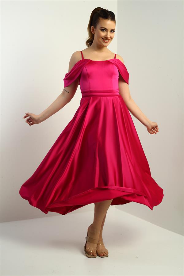 Kadın İp Askılı Düşük Kollu Astarlı Pileli Saten Kloş Uzun Elbise