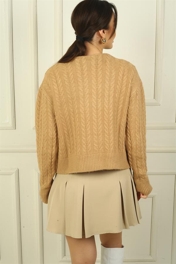 Kadın Önü Düğmeli İncili Saç Örgülü Akrilik Hırka