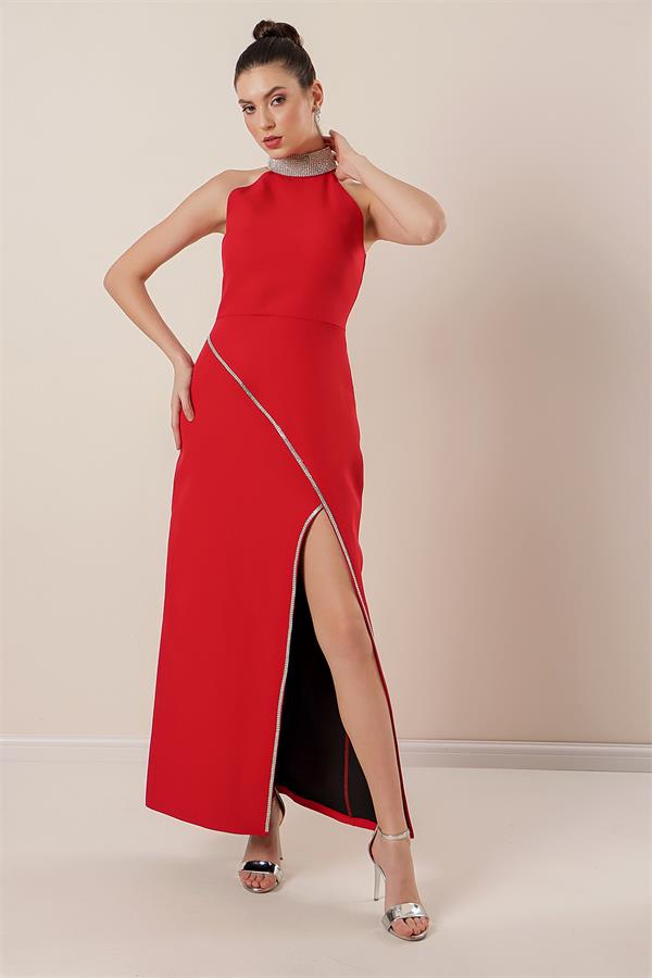 Taş Detaylı Önü Yırtmaçlı Uzun Elbise