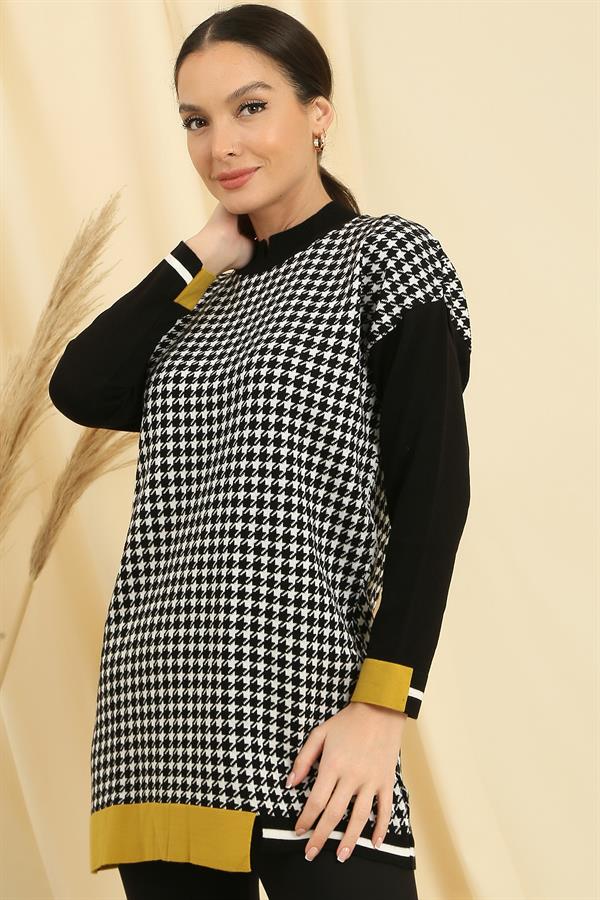 Relaxed Fit Knitted Tunic with Houndstooth Pattern and Striped Cuffs and Hem