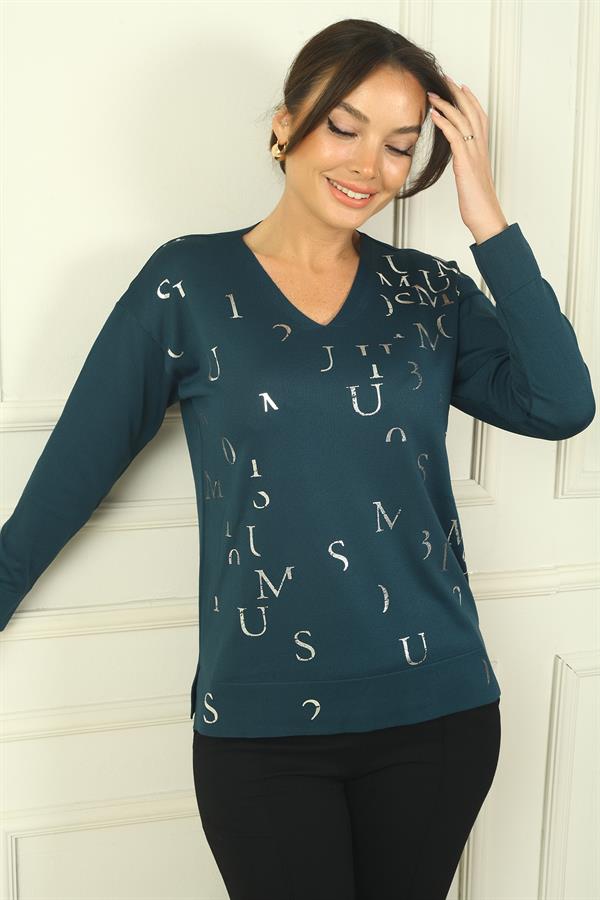 Kadın V Yaka Önü Varaklı Harf-Rakam Baskılı Yanları Yırtmaçlı Triko Kazak