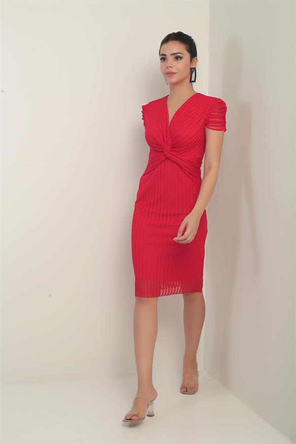 Robe en tulle à col cache-cœur, doublée, manches élastiquées et détail nœud