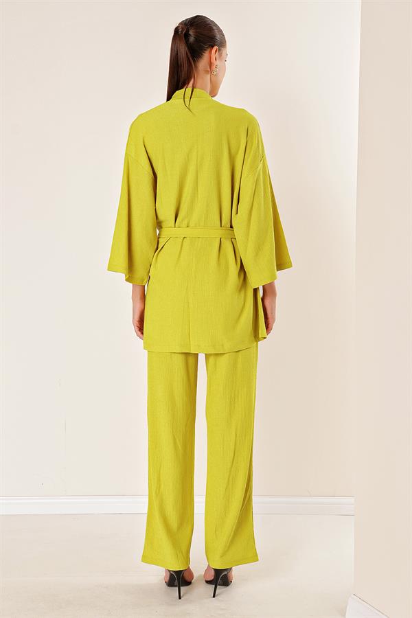 Ensemble pantalon en crêpe et kimono à poches