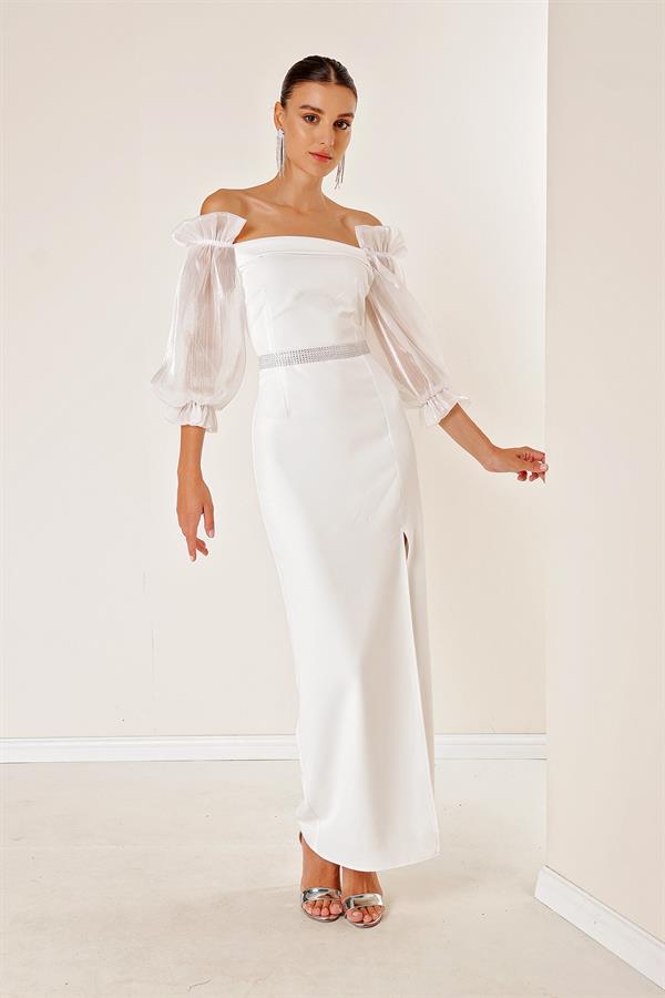 Kare Yaka Kolları Organze Önü Yırtmaçlı Beli Kemerli Uzun Elbise