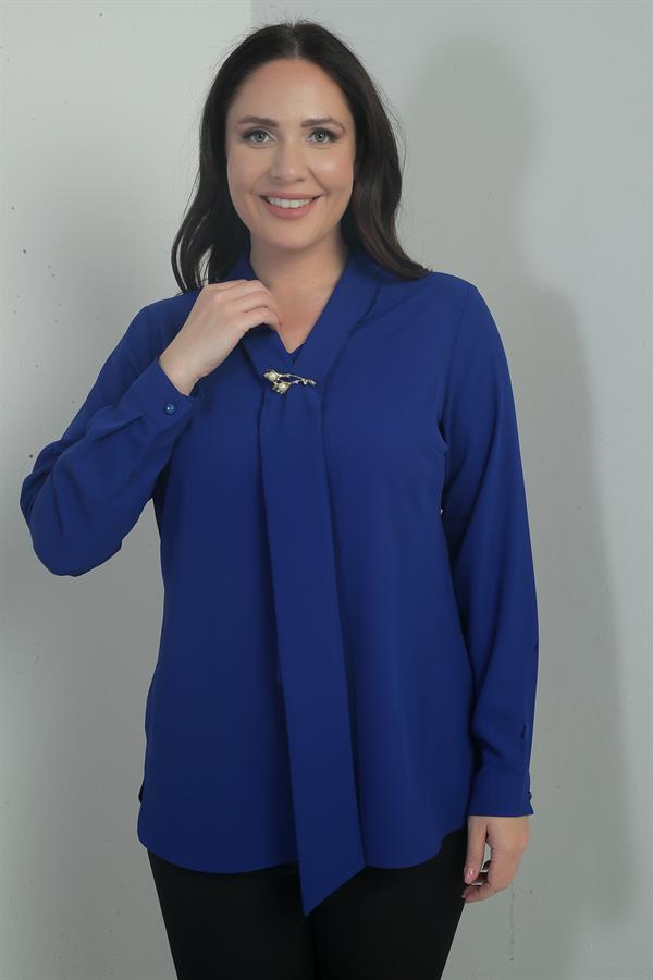 Chemisier grande taille en crêpe satin à col en V et foulard pour femme