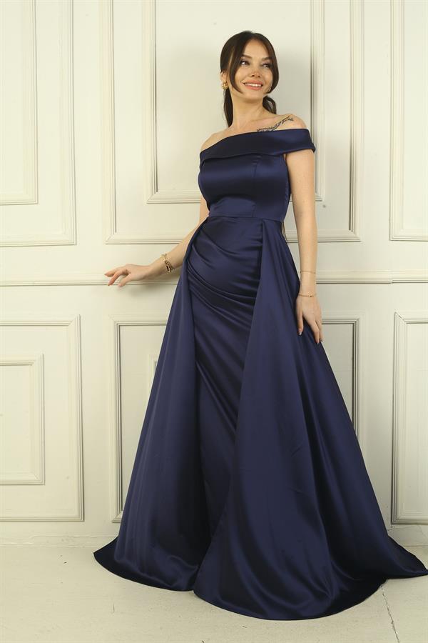 Kadın Madonna Yaka Önü Büzgülü Astarlı Pelerinli Saten Uzun Elbise