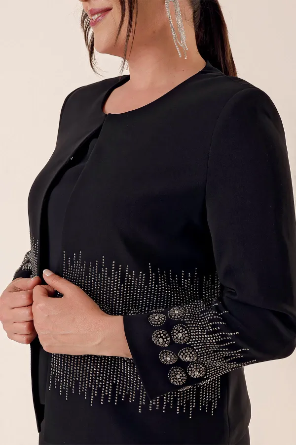 Costume BB trois pièces importé, doublé de crêpe et orné de perles