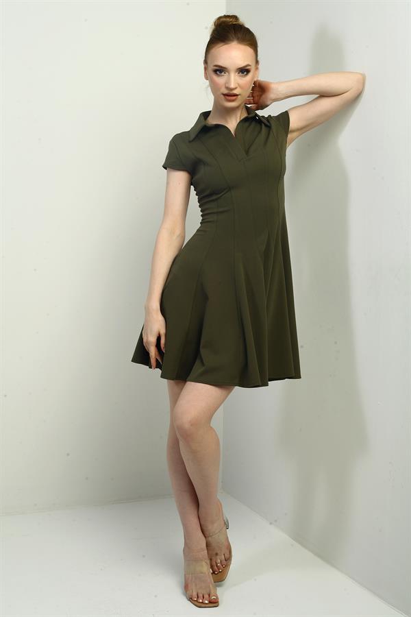 Robe courte évasée en lycra à col polo et manches longues pour femme