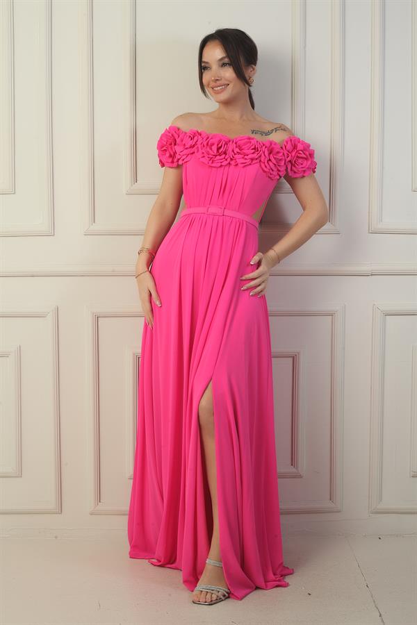 Robe longue en mousseline pour femme, ornée d'un décolleté floral découpé au laser, doublée et ceinturée à la taille.