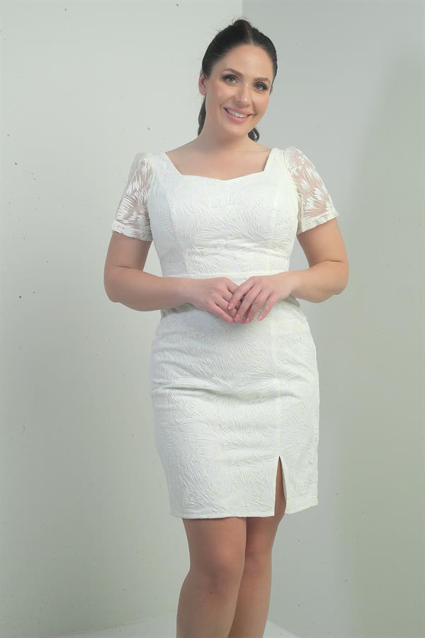 Kadın Beşgen Yaka Astarlı Önü Mini Yırtmaçlı Büyük Beden Simli Tül Elbise