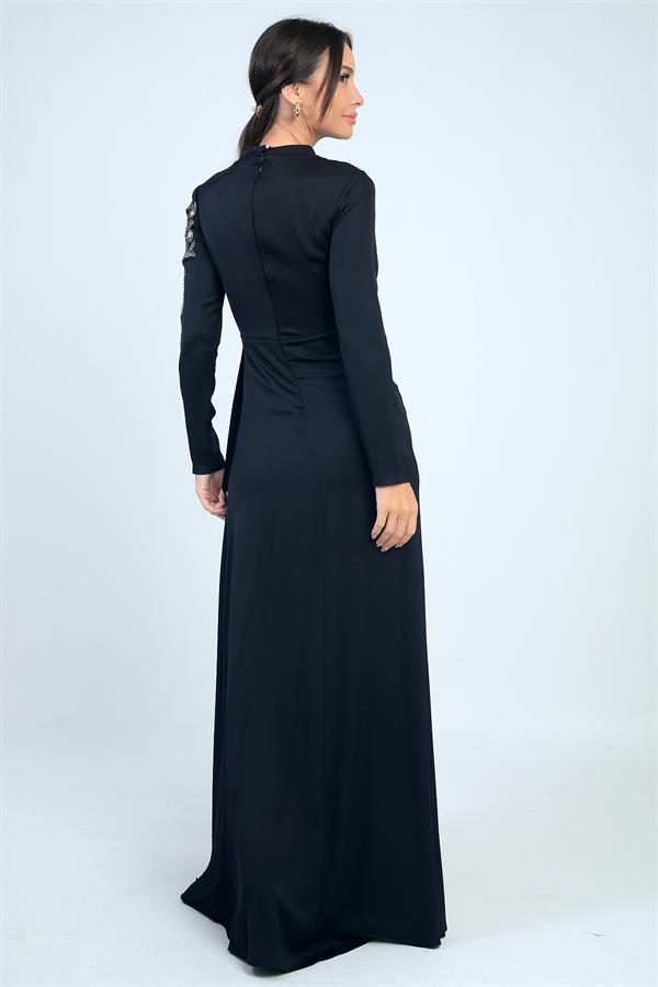 Taş İşlemeli Önü Büzgülü Astarlı Krep Saten Tesettür Elbise