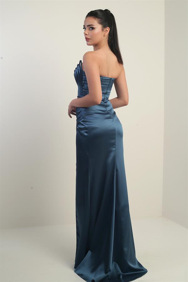 Robe longue en satin doublée, sans bretelles, à armatures sur le devant, pour femme