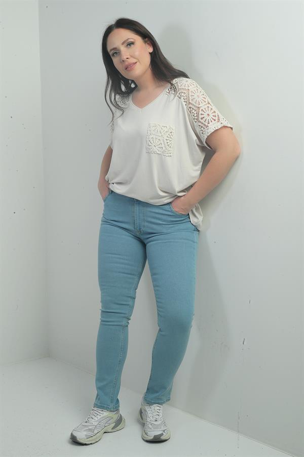 Women's High Waist Straight Leg Lycra Plus Size Jeans