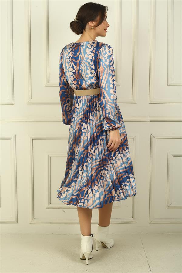 Robe en satin à motif abstrait plissé, doublée, à encolure cache-cœur et ceinture