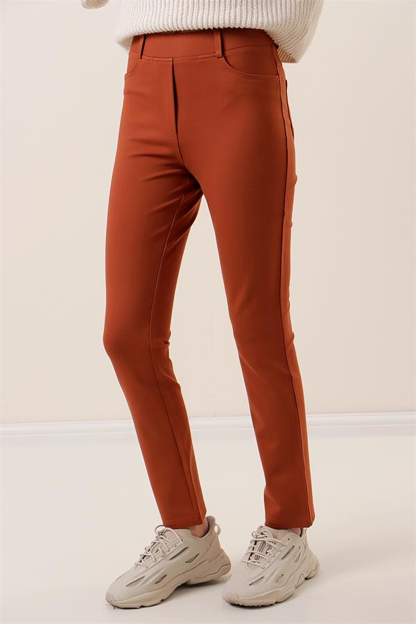 En Boy Likralı Önü Sahte Cepli Pantolon