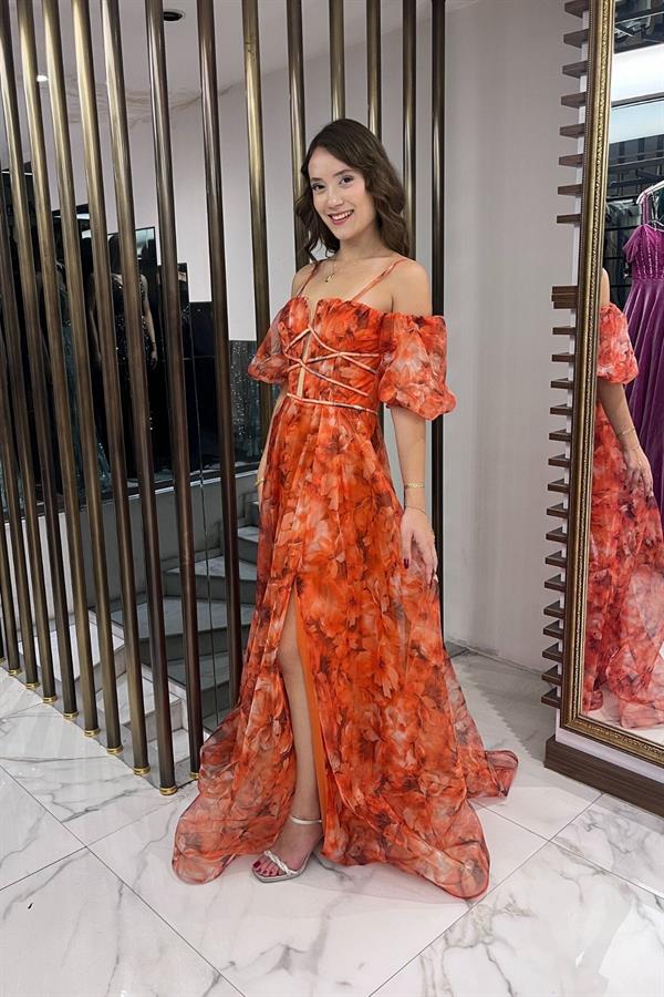 Robe longue en organza floral à fines bretelles et manches basses pour femme, doublée sur le devant, avec passepoil détaillé