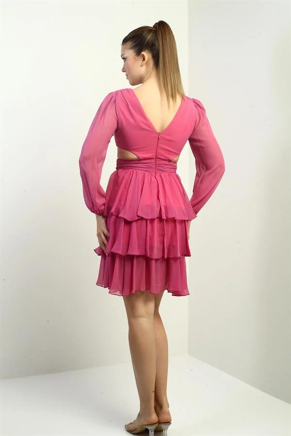 Robe courte en mousseline doublée à volants, décolleté en V devant et dos, taille marquée, pour femme