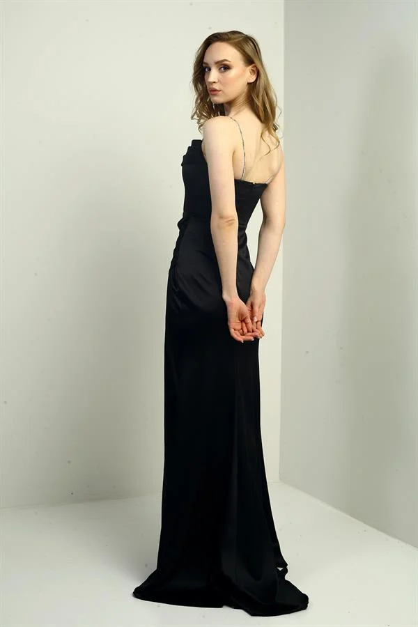 Kadın Parlak İp Askılı Derin Yırtmaçlı Önü Büzgülü Pileli Uzun Saten Abiye Elbise