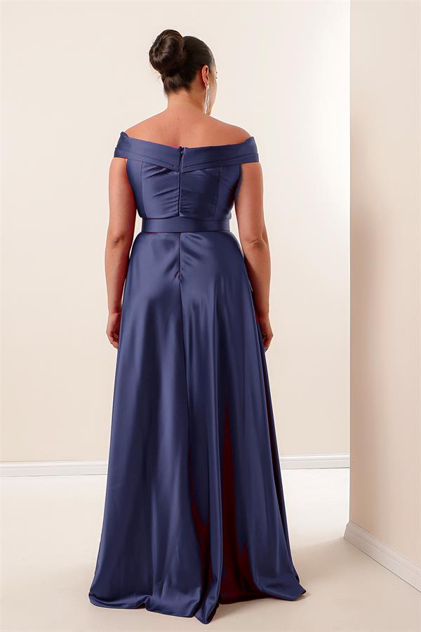 Robe longue en satin grande taille, décolleté Madonna, ceinture et fente, doublée, doublée, à ceinture.