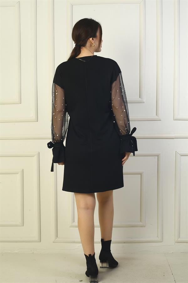 Kadın Yuvarlak Yaka İnci Detaylı Tül Kollu Kısa Elbise