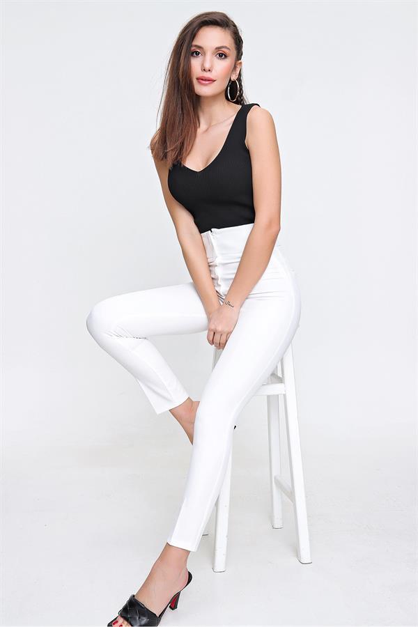 High Waist Slim Fit Lycra Pants