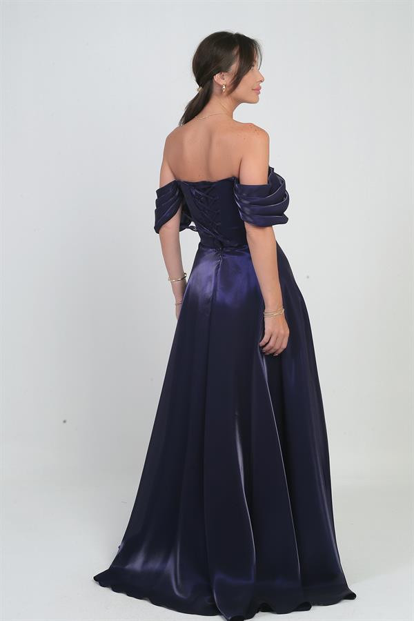 Kadın Parlak Taş Detaylı Straplez Düşük Kollu Organze Uzun Elbise