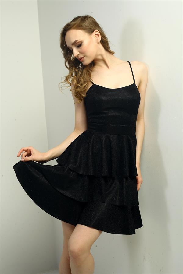 Robe courte à bretelles scintillantes et superposées pour femme