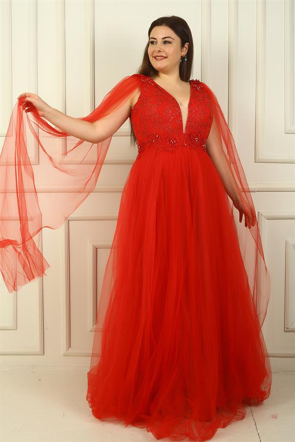 Robe de soirée longue en tulle pour femme, décolleté en V devant et dos, ornée de perles et à taille large.