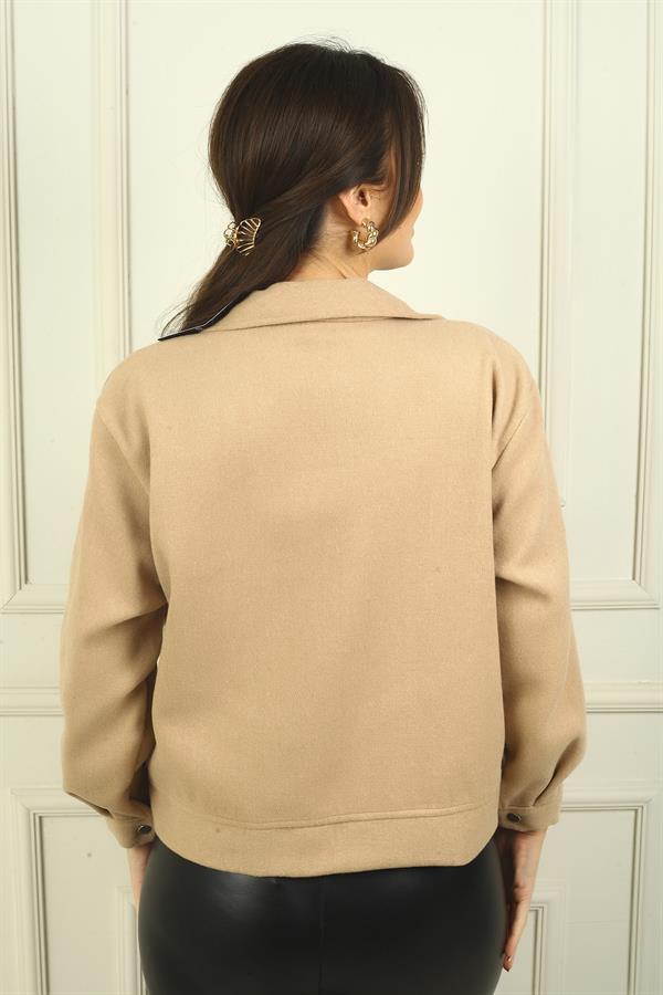 Manteau court en cachemire pour femme avec poche zippée sur le devant