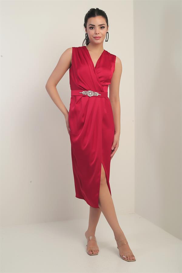 Robe en crêpe satin plissée à encolure cache-cœur et ceinture, pour femme