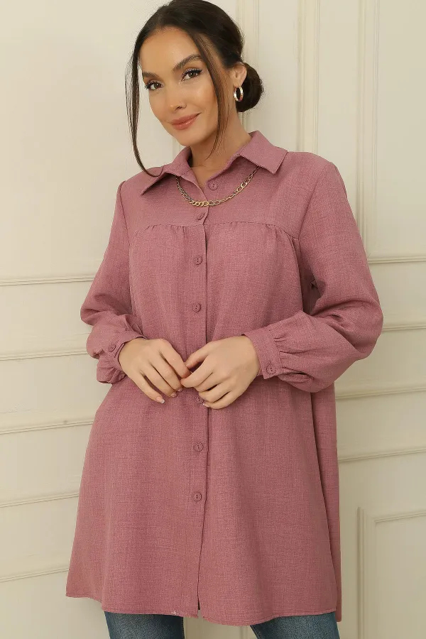 Shirt with a Front Yoke and a Chain Necklace