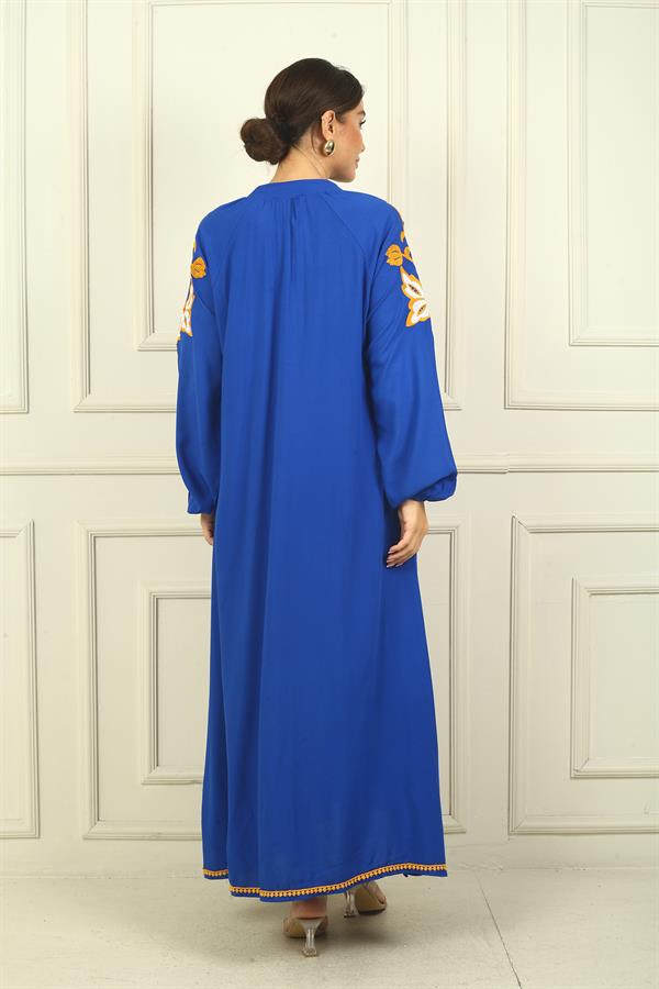 Kadın Yaka Bağcıklı Kelebek Nakışlı Kol Uçları Lastikli Rahat Kalıp Uzun Viskon Elbise