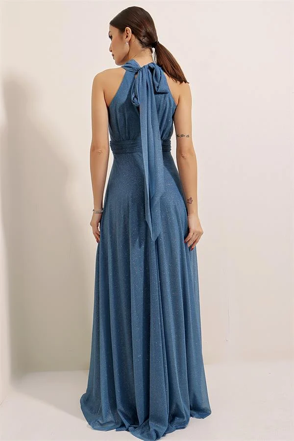 Robe longue doublée à paillettes et col halter