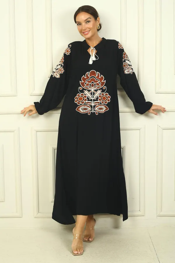 Kadın Yakası Bağcıklı Kolları Ve Önü Nakışlı Rahat Kalıp Uzun Viskon Elbise