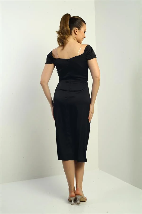 Madonna Yaka Drapeli Astarlı Saten Kısa Elbise