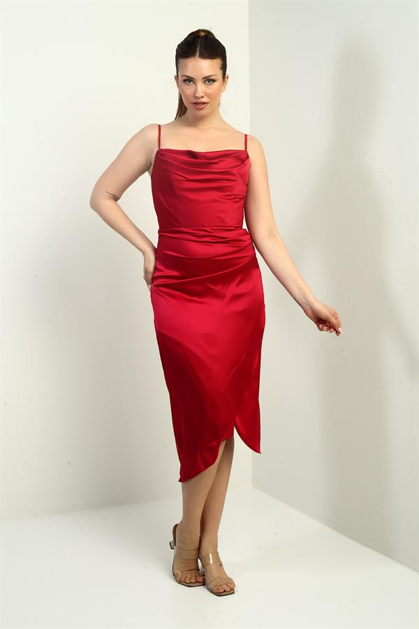 Robe midi asymétrique à bretelles, drapée et doublée pour femme