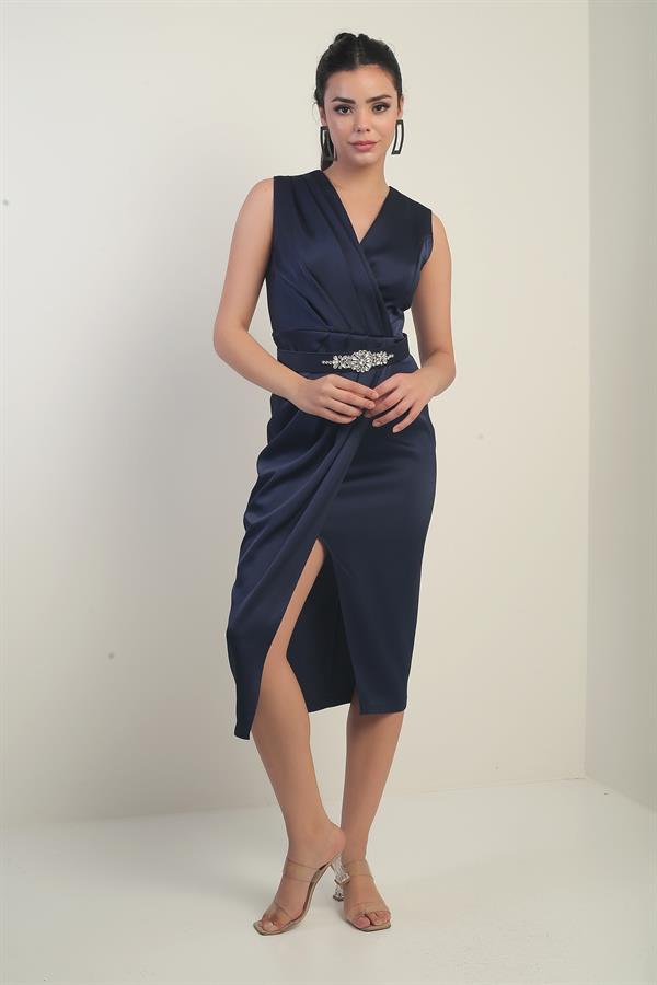 Kadın Kruvaze Yaka Önü Pileli Beli Kemerli Krep Saten Elbise