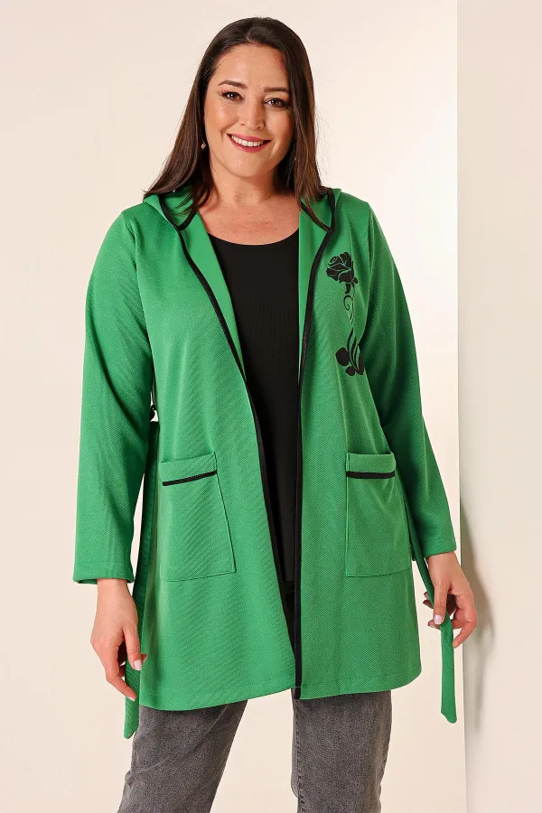 Ensemble 2 pièces grande taille avec débardeur sans manches, poche à capuche et cardigan imprimé floral ceinturé