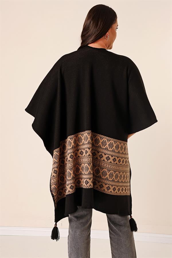 Etnik Desenli Kemik Düğmeli Püsküllü Panço