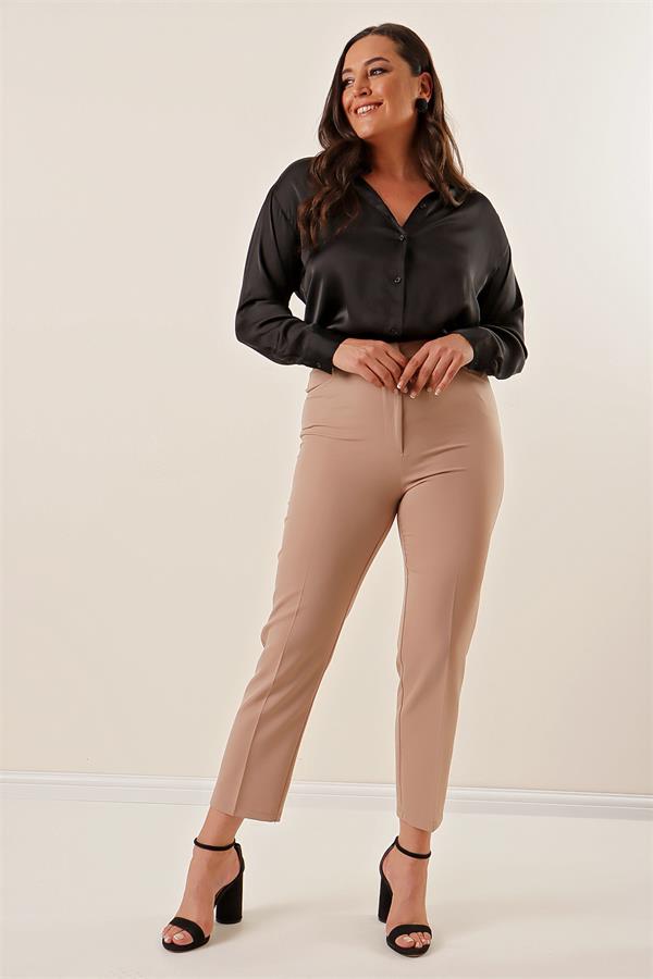 Pantalon grande taille en Lycra avec taille élastique et poches