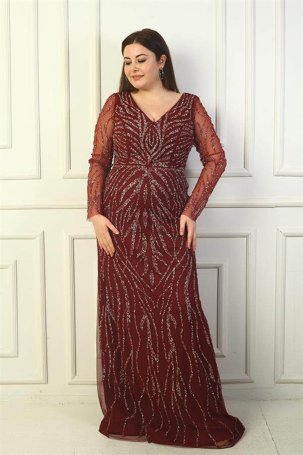 Robe longue grande taille à décolleté en V devant et dos, manches en tulle, doublée et ornée