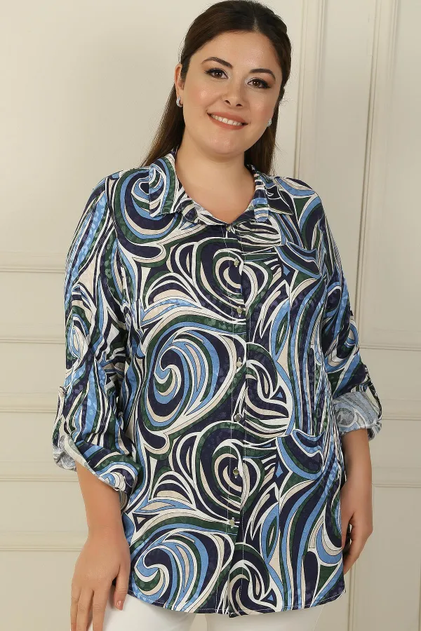 Chemise grande taille à manches repliées et motifs mixtes avec boutons métalliques sur le devant