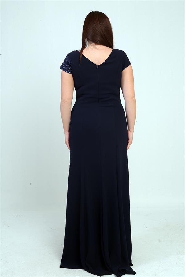 Robe longue en mousseline de soie grande taille, doublée, à double boutonnage et ornée de perles sur les côtés