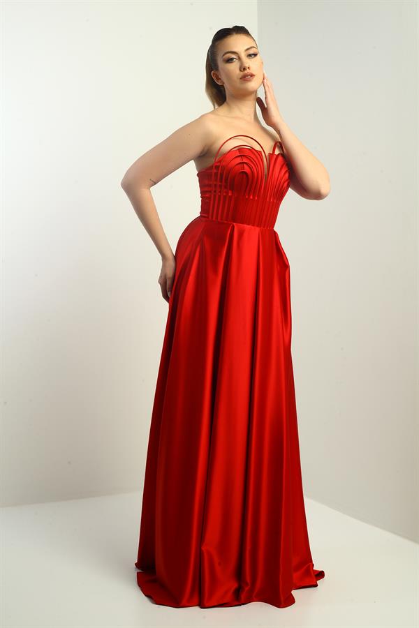 Kadın Straplez Astarlı Önü Balen Biyeli Cepli Kloş Uzun Saten Abiye Elbise