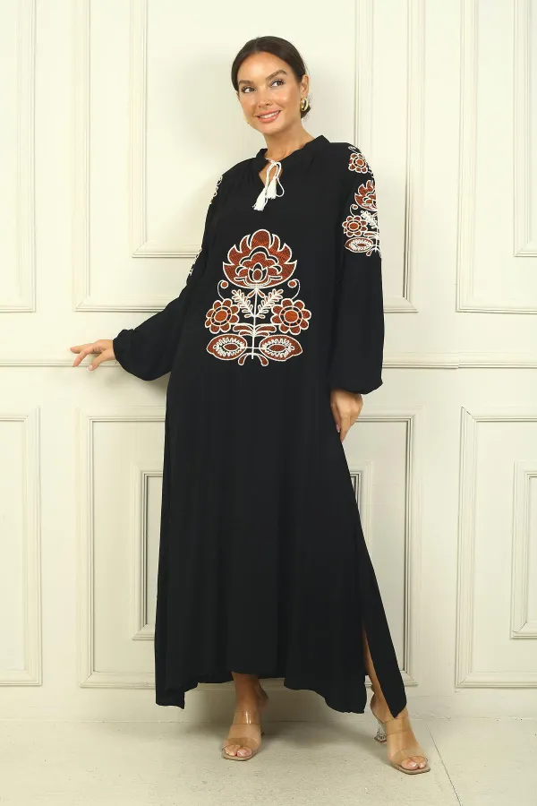 Kadın Yakası Bağcıklı Kolları Ve Önü Nakışlı Rahat Kalıp Uzun Viskon Elbise